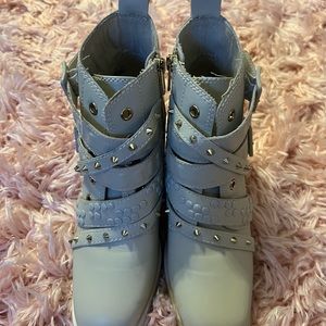 Kelsi Dagger boots in size 7.5